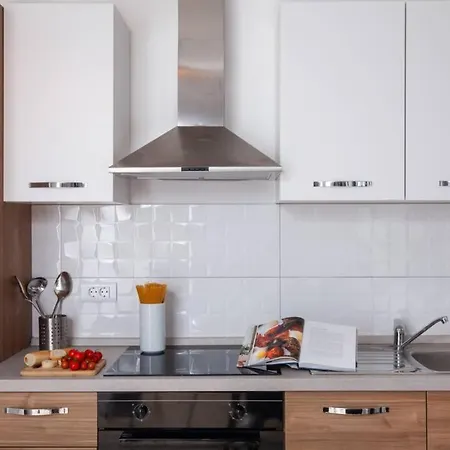 Διαμέρισμα Modern With Balcony & Private Parking 5 Min From Amphitheater *